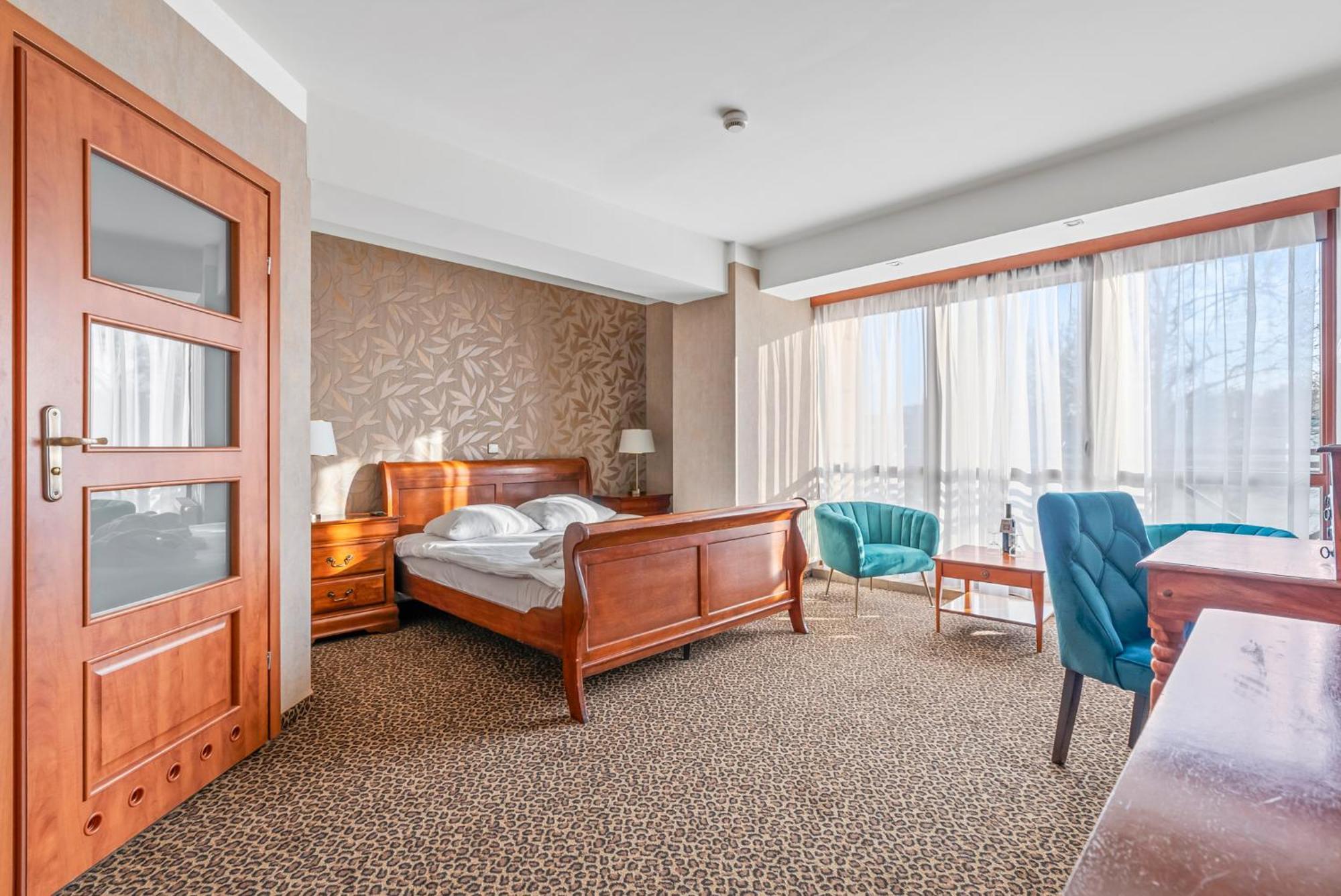 Hotel Diament Vacanza Katowice - Siemianowice Сємяновіце-Шльонськє Екстер'єр фото