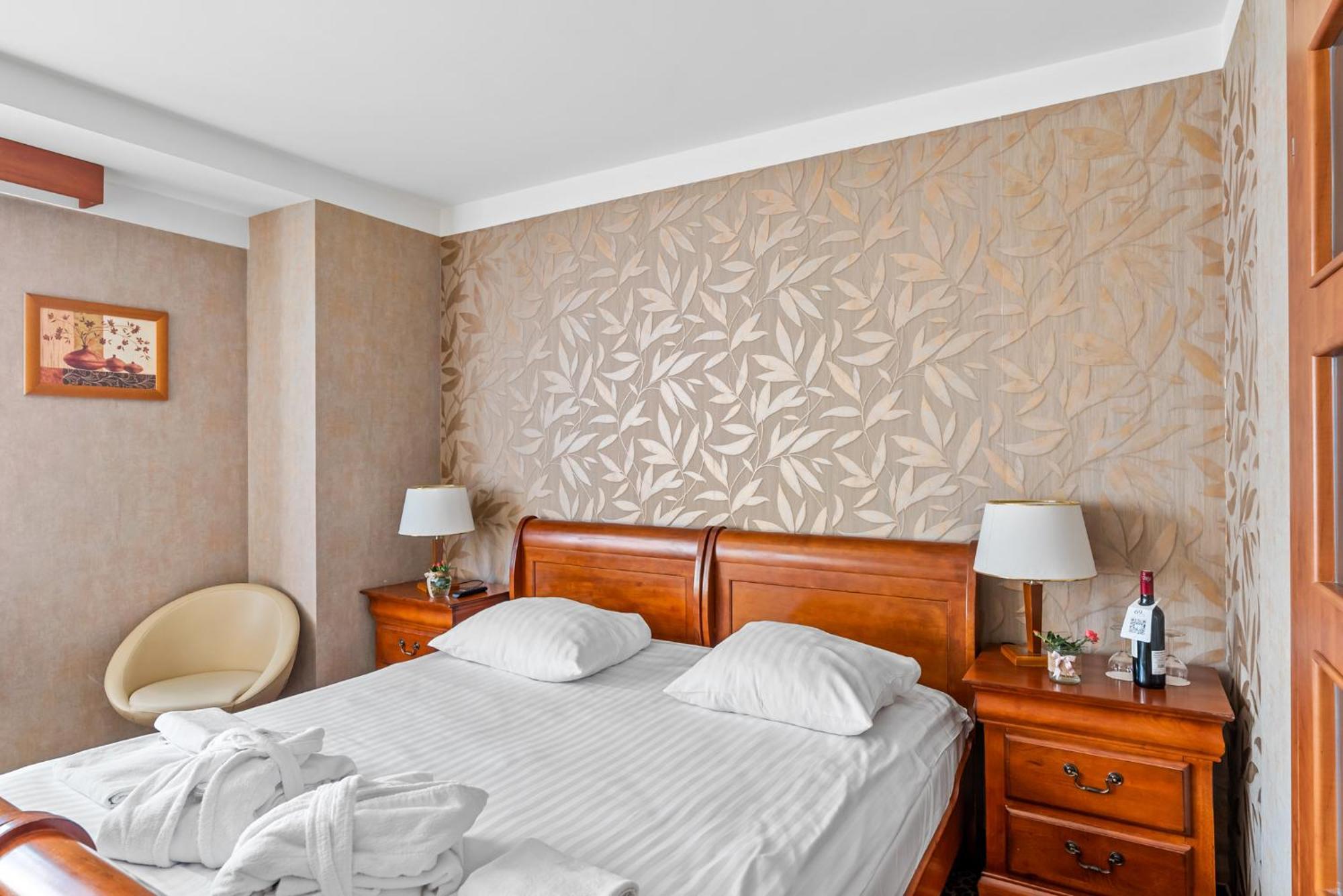 Hotel Diament Vacanza Katowice - Siemianowice Сємяновіце-Шльонськє Екстер'єр фото