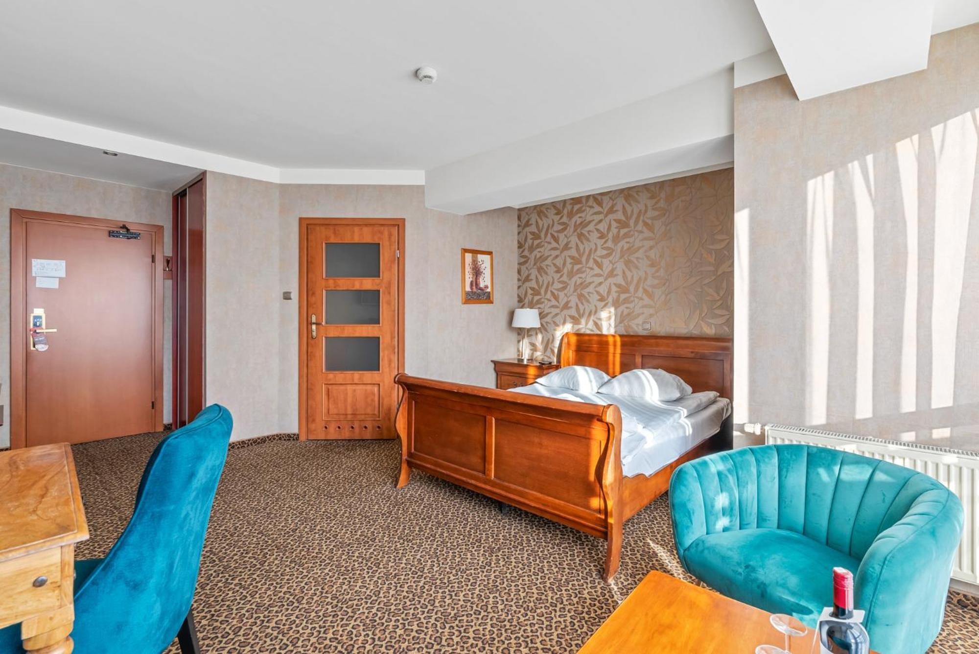 Hotel Diament Vacanza Katowice - Siemianowice Сємяновіце-Шльонськє Екстер'єр фото
