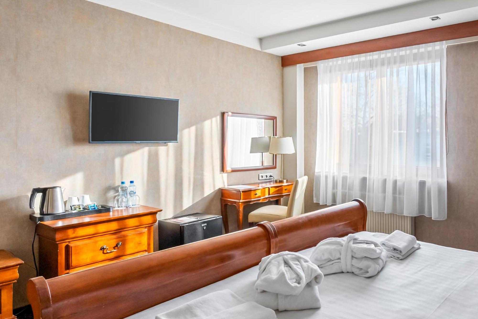 Hotel Diament Vacanza Katowice - Siemianowice Сємяновіце-Шльонськє Екстер'єр фото