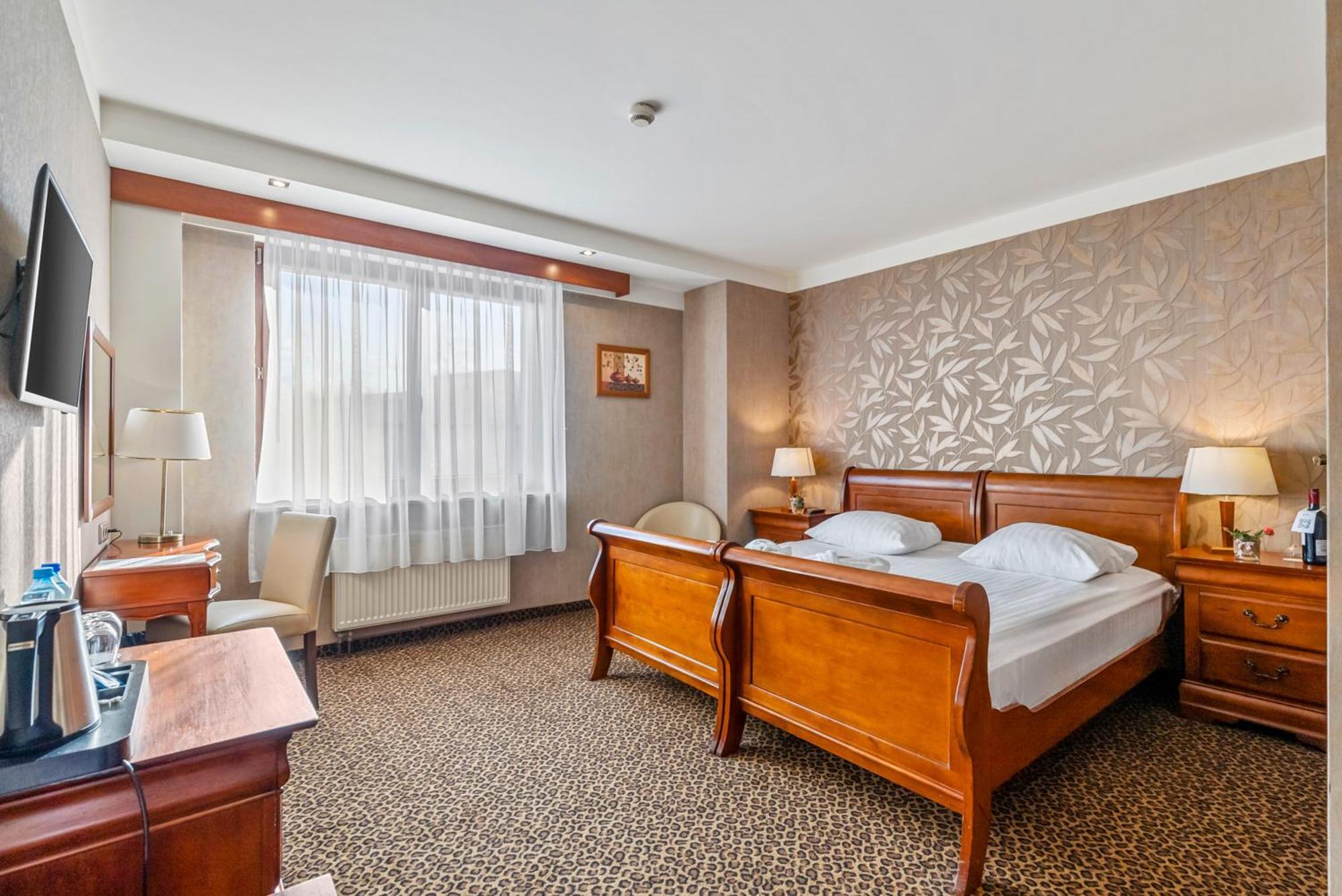 Hotel Diament Vacanza Katowice - Siemianowice Сємяновіце-Шльонськє Екстер'єр фото