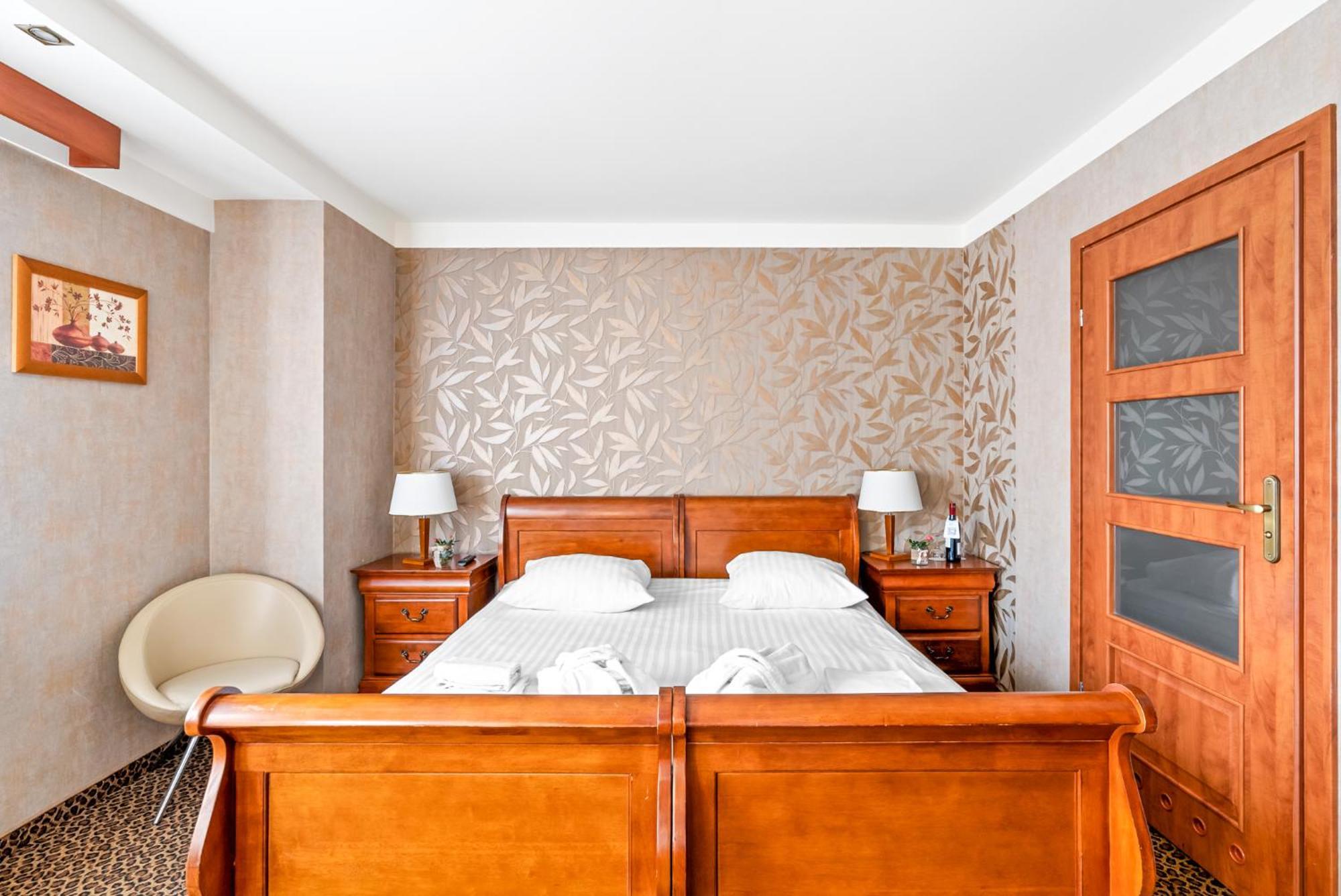 Hotel Diament Vacanza Katowice - Siemianowice Сємяновіце-Шльонськє Екстер'єр фото